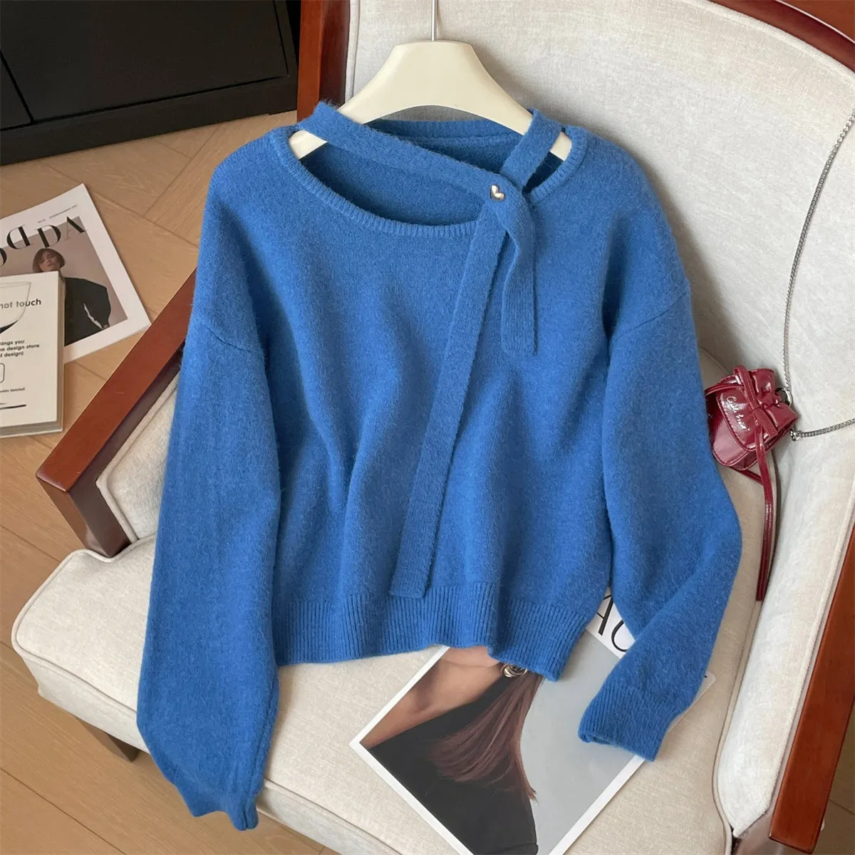 Simple Design Sweater with Ribbon